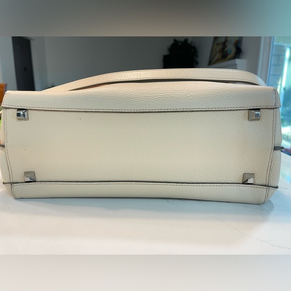 MCM Milla Leather Hobo Bag Purse Handbag women'a Cream Italian - Picture 5 of 8